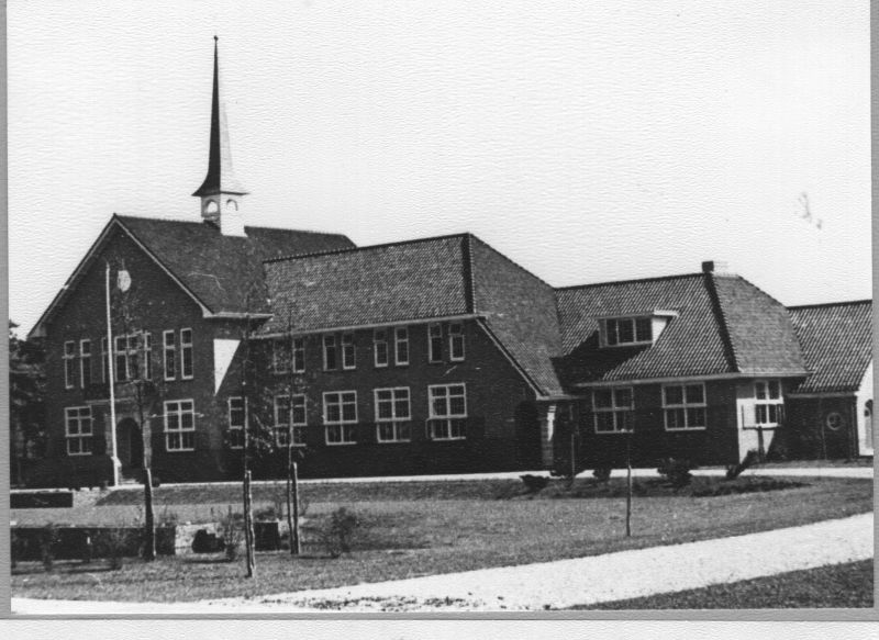Gemeentehuis van 1939 tot 2001 aan J.G. Legroweg te Paterswolde