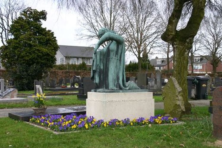 Monument oude begraafplaats Eelde